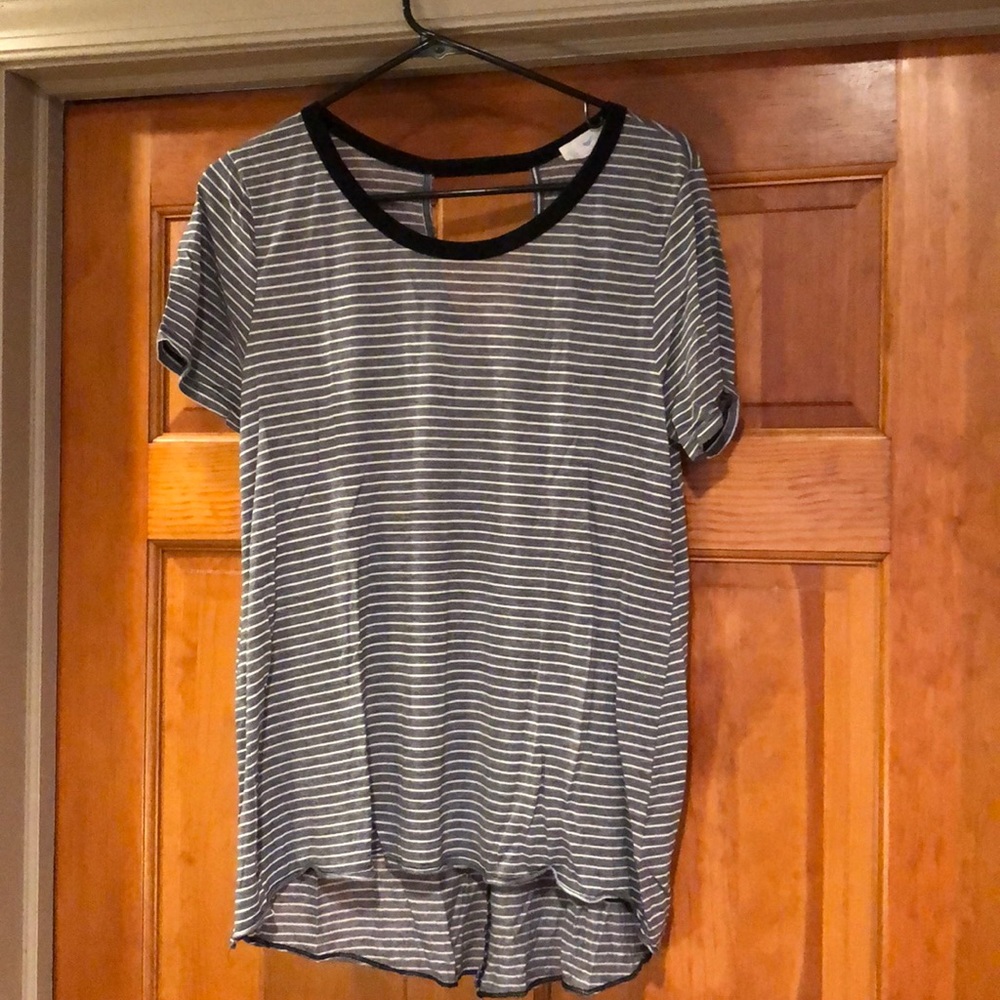 Women’s Striped Black Top by Stem size L